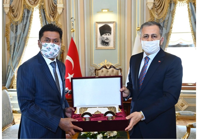 Büyükelçi İstanbul ve Edirne Valileri ile Görüştü