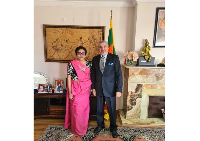 Myanmar’ın Türkiye’deki Fahri Konsolosu, Türkiye Cumhuriyeti’ne akredite Sri Lanka Büyükelçisi ile bir araya geldiler.