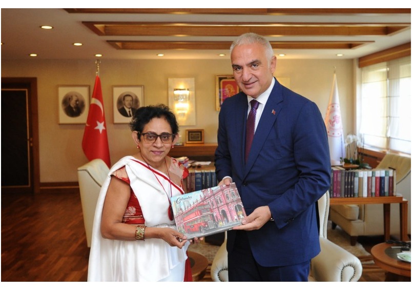 Sri Lanka Büyükelçisi Türkiye Cumhuriyeti Kültür ve Turizm Bakanı ile Görüştü