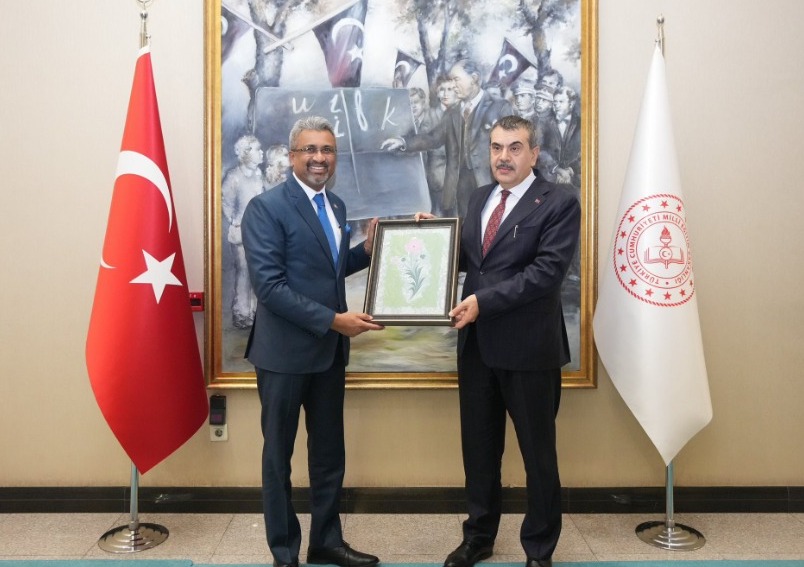 Sri Lanka Türkiye Büyükelçisi Niluka Kadurugamuwa, Türkiye Cumhuriyeti Milli Eğitim Bakanı Prof. Yusuf Tekin’e nezaket ziyaretinde bulundu