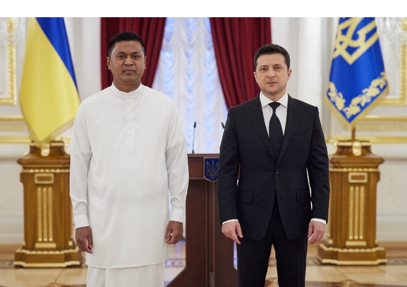 Büyükelçi Rizvi Hassen, Ukrayna Cumhurbaşkanı Volodymyr Zelensky’ye Güven Mektubu sundu
